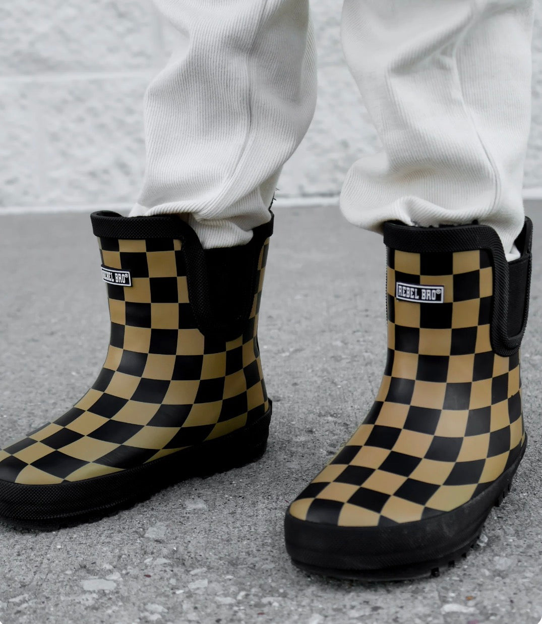 Youth Mocha Checker Rain Boots