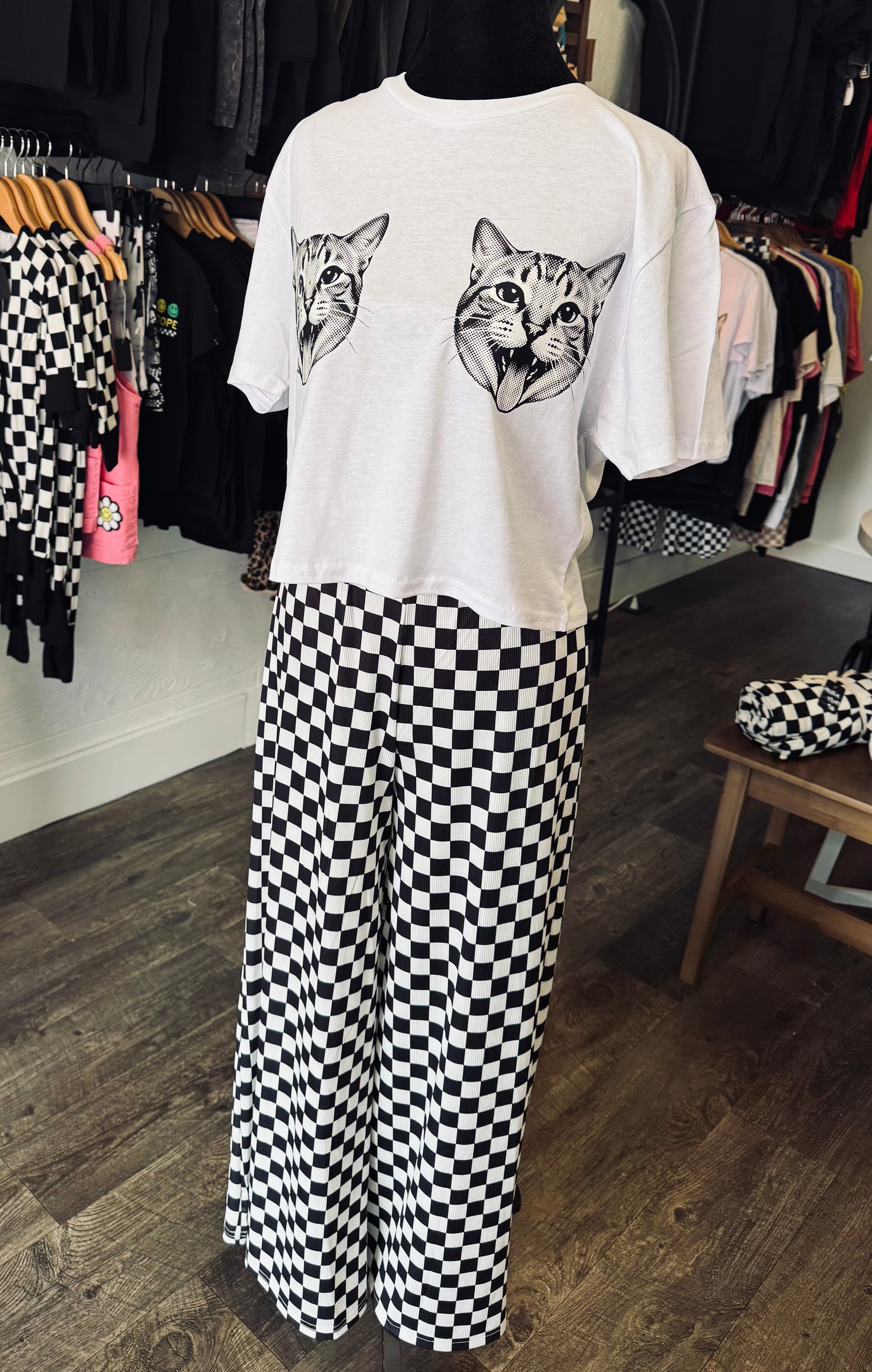 Kitties Tee 🐈‍⬛